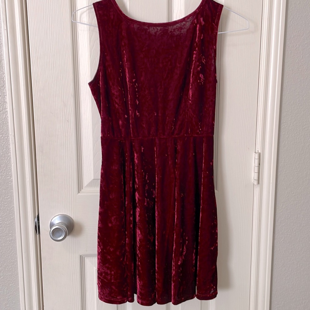 Clear out sale! Velvet burgundy dress. Size M from Forever 21.